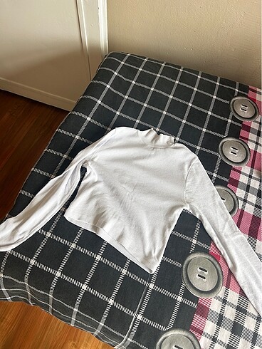 Beyaz crop body