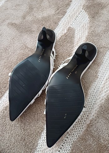 37 Beden Zara Beyaz Deri Stiletto Topuklu Terlik