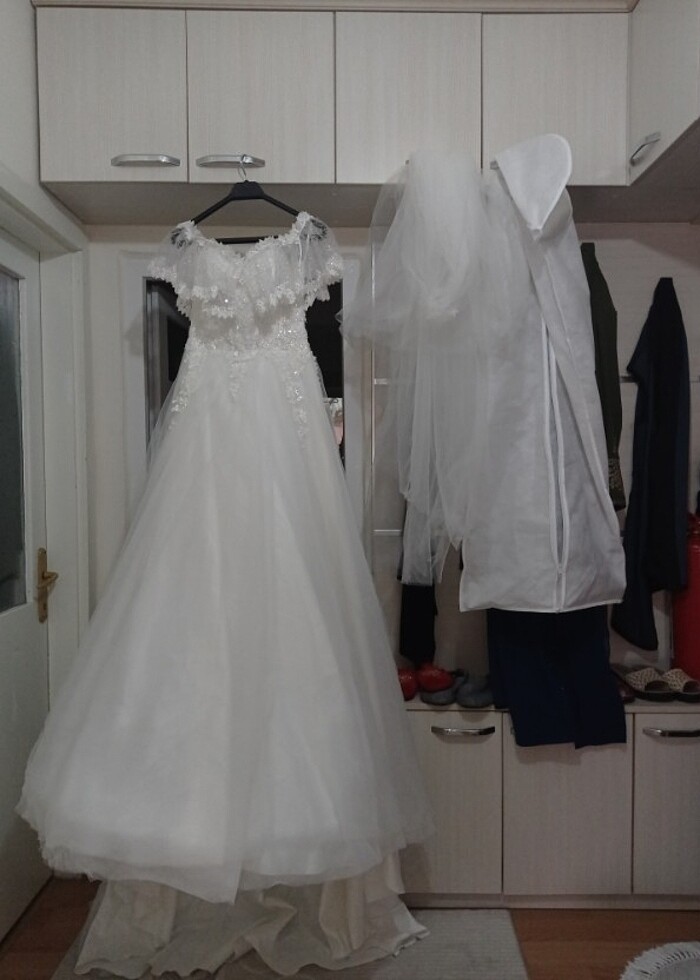 Straplez / Askılı İşlemeli Gelinlik  - Görsel 2