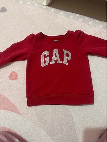 GAP sweatshirt