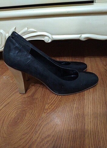 Siyah kalın topuklu stiletto ayakkabı 