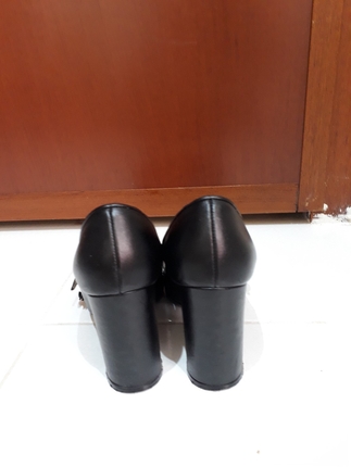 37 Beden desa marka gerçek deri kalın topuk ayakkabı 