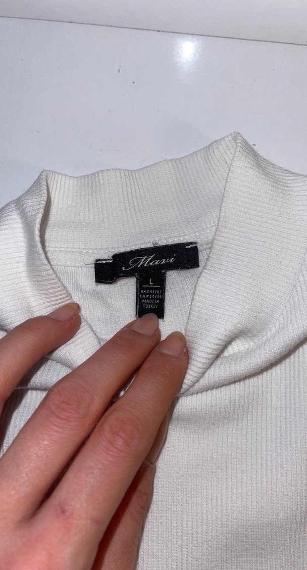 Beyaz Yüksek Yakalı Bluz - Görsel 3