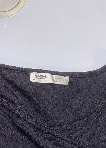 Siyah dekolte Yakalı Tişört - Görsel 2