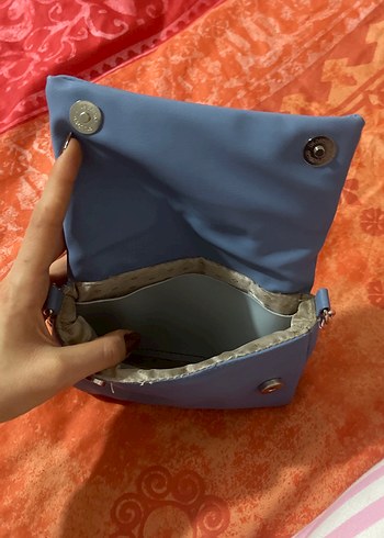 Zincir Detaylı Mavi Deri Kadın Çanta - Görsel 4