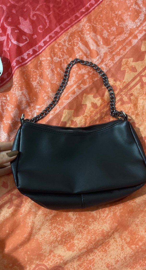 Siyah Zincir Detaylı Minimalist Deri Çanta - Görsel 2