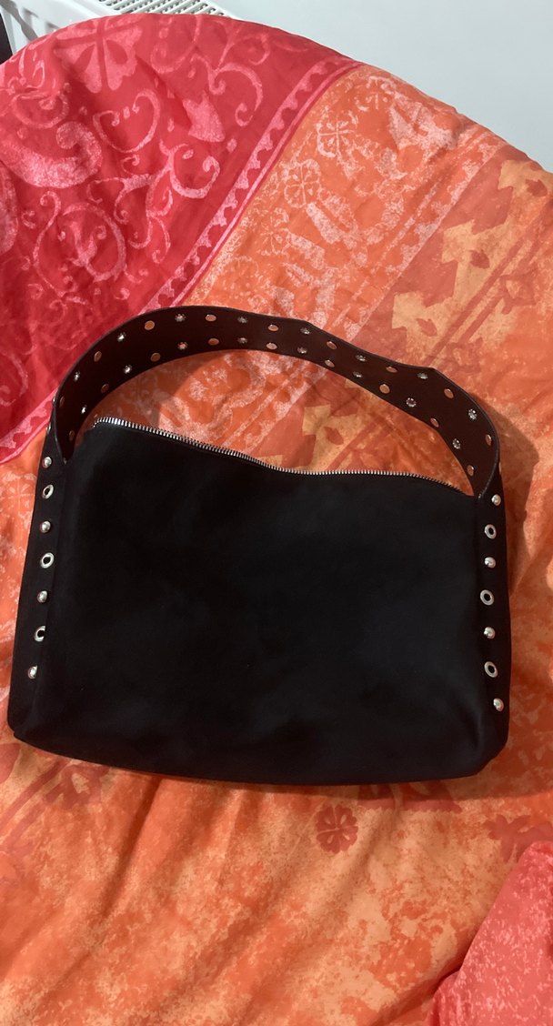 Siyah Süet Kemerli Gotik Kadın Çanta - Görsel 2