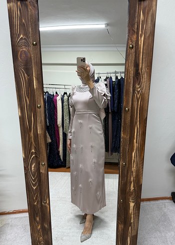 Saten tüy detaylı kalem  Elbise - Görsel 7