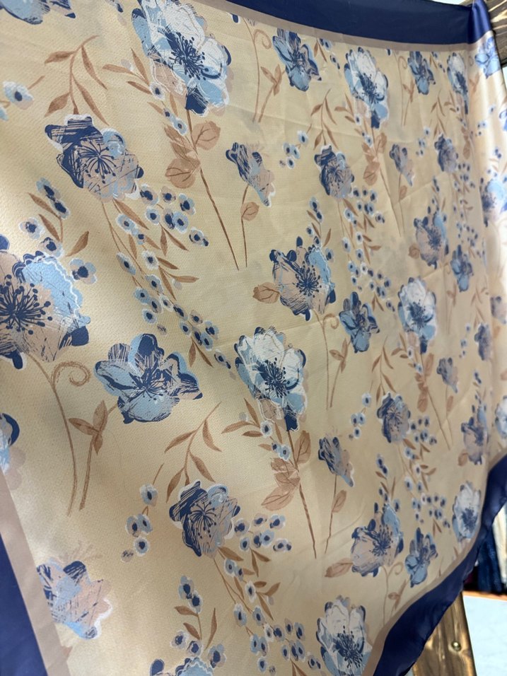 Desenli şal fular - Görsel 2