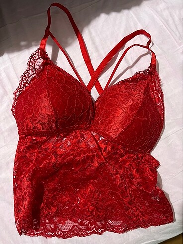 Kırmızı bralet