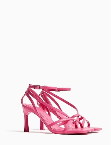 Bershka pembe topuklu sandalet ayakkabı