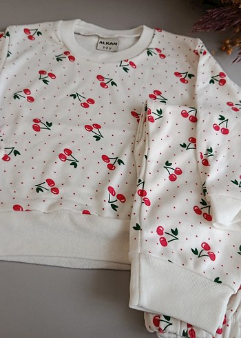 Kız Çocuk Kiraz Desenli Pamuklu Pijama Takımı