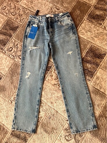 26 Beden Guess mom Jean