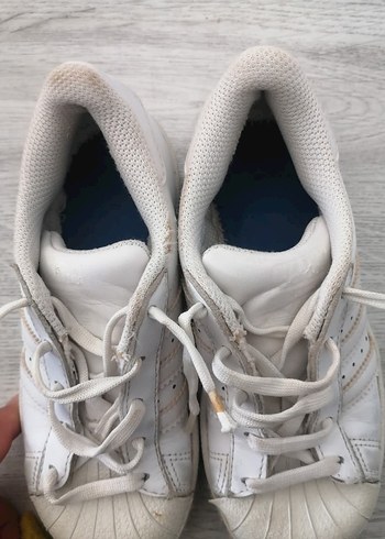 29 Beden beyaz Renk Adidas kız çocuk spor ayakkabı