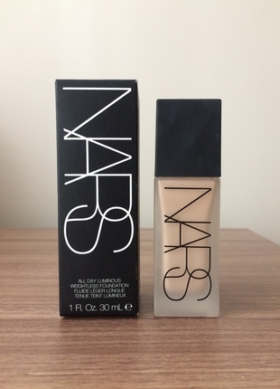 NARS Allday Luminious Weightless 