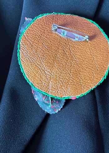 Tasarımcı Gerçek deri Çiçek Desenli Boncuklu Kadın Broş
