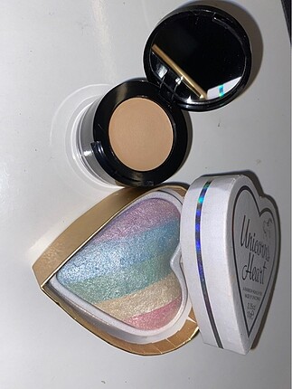 Coveratick and two highlighter