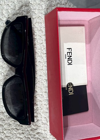 Parlak Siyah Erkek Gözlüğü - Görsel 5