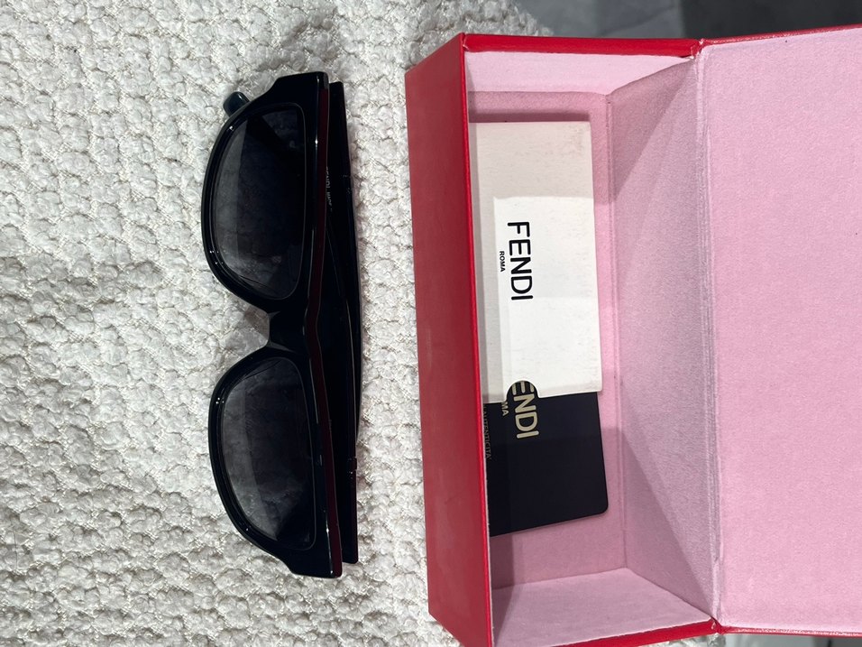 Parlak Siyah Erkek Gözlüğü - Görsel 5