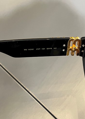 Klasik Şıklıkta Siyah Transparan Kadın Güneş Gözlüğü - Görsel 4