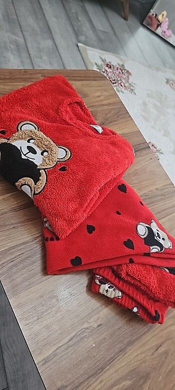 Kız çocuk polar pıjama 