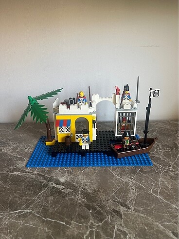 Lego 6267 Lagoon lock up