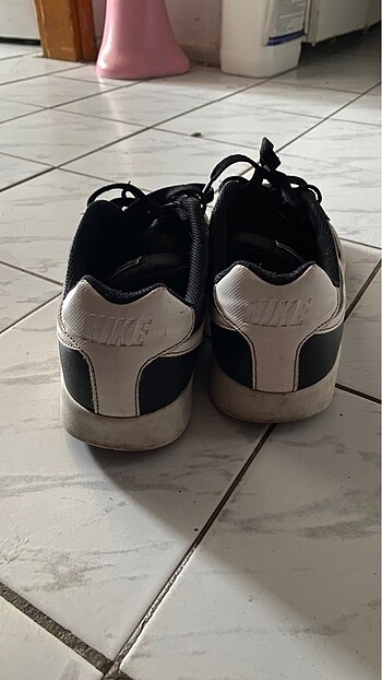 42.5 Beden siyah Renk Nike erkek ayakkabısı