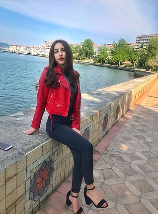 Kırmızı deri ceket