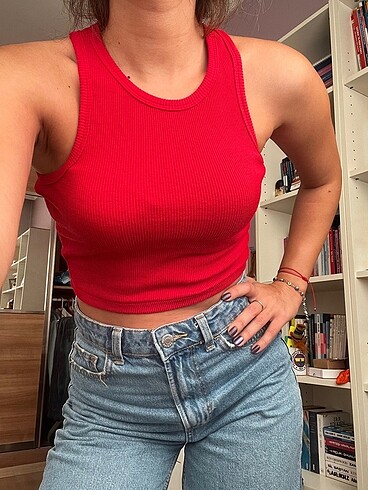 KIRMIZI CROP