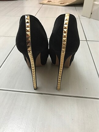 Zara Siyah Süet Topuklu Ayakkabı