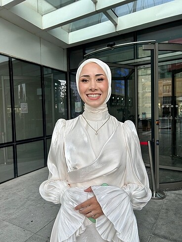 Nişan elbisesi