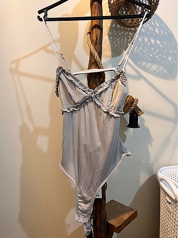pull bear body suit askılı body