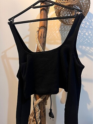 Trendyol & Milla cut out bluz