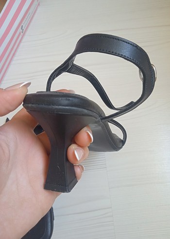 39 Beden siyah Renk Kadın Siyah Topuklu Sandalet