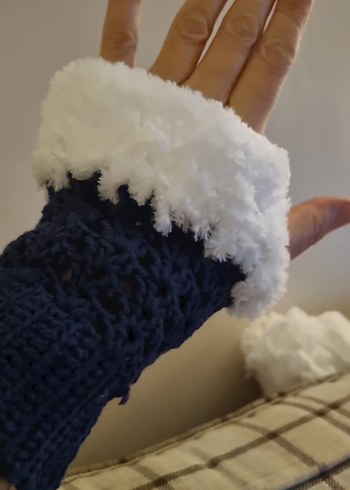 Beyaz Kürklü Örgü Eldiven - Görsel 3