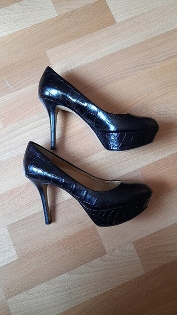 Stiletto siyah ayakkabi