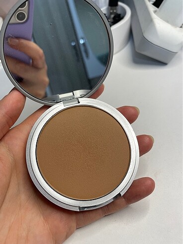 The Balm The balm bronzer