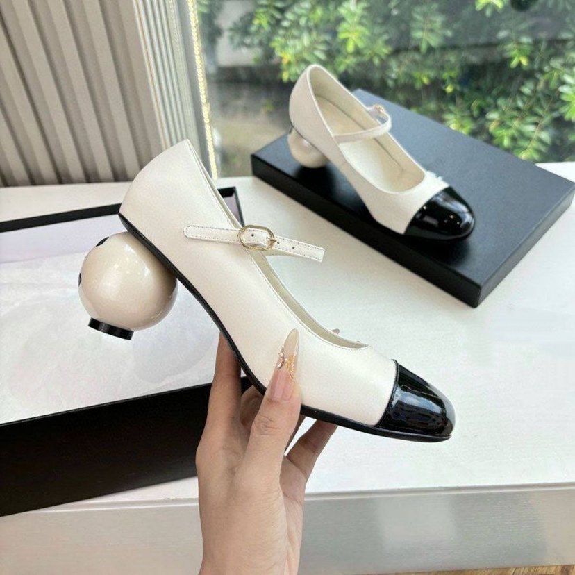 Beyaz Tokalı Topuklu Kadın Ayakkabı - Görsel 3