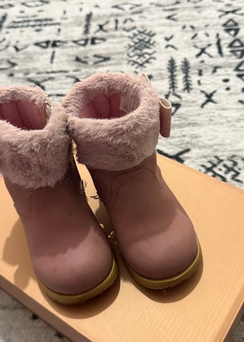 Pembe Kürklü Kız Çocuk Botu