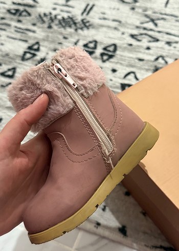 LC Waikiki Pembe Kürklü Kız Çocuk Botu