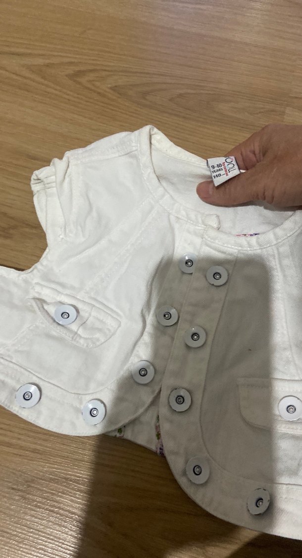 Kızlar için Beyaz Düğmeli Pamuklu Yelek - Görsel 4