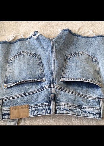 Gri Yırtık Detaylı Kadın Kot Şort - Görsel 5