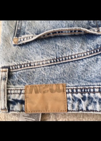 Gri Yırtık Detaylı Kadın Kot Şort - Görsel 8