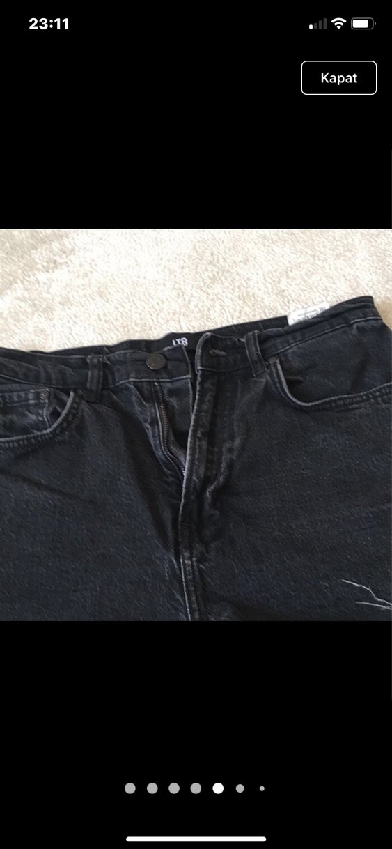 Kadın Siyah Yırtık Mini Kot Şort - Görsel 2