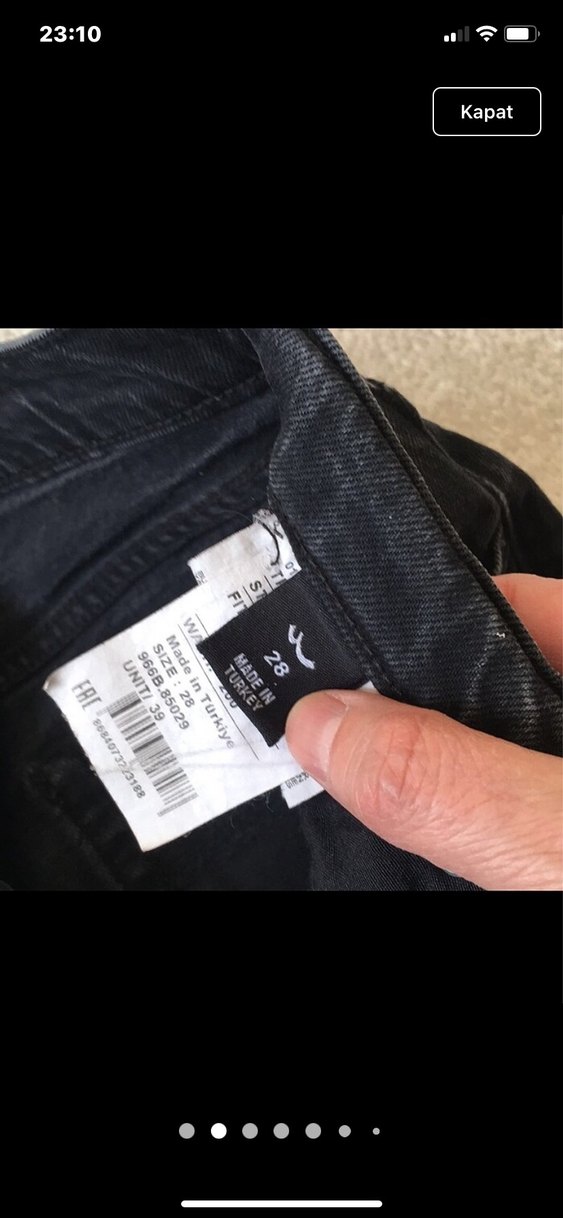 Kadın Siyah Yırtık Mini Kot Şort - Görsel 4