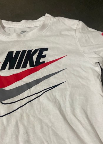 Nike Beyaz Erkek Çocuk Kısa Kollu Tişört - Görsel 3