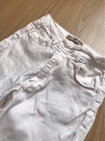 28 Beden beyaz Renk Pantolon güzel