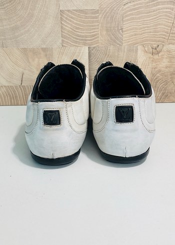 Orijinal Louis Vuitton beyaz sneaker - Görsel 8