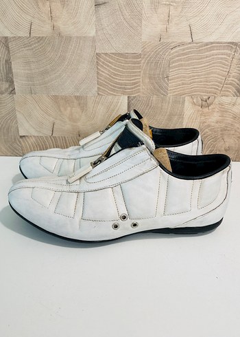 Orijinal Louis Vuitton beyaz sneaker - Görsel 5