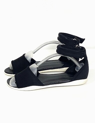Orijinal Charles & Keith sandalet